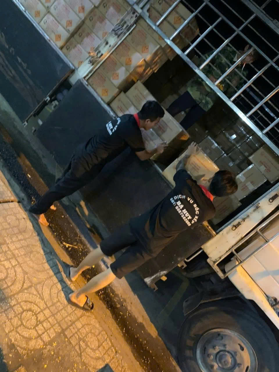 Bốc xếp hàng hóa Bá Huy 4